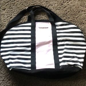 VS duffle bag